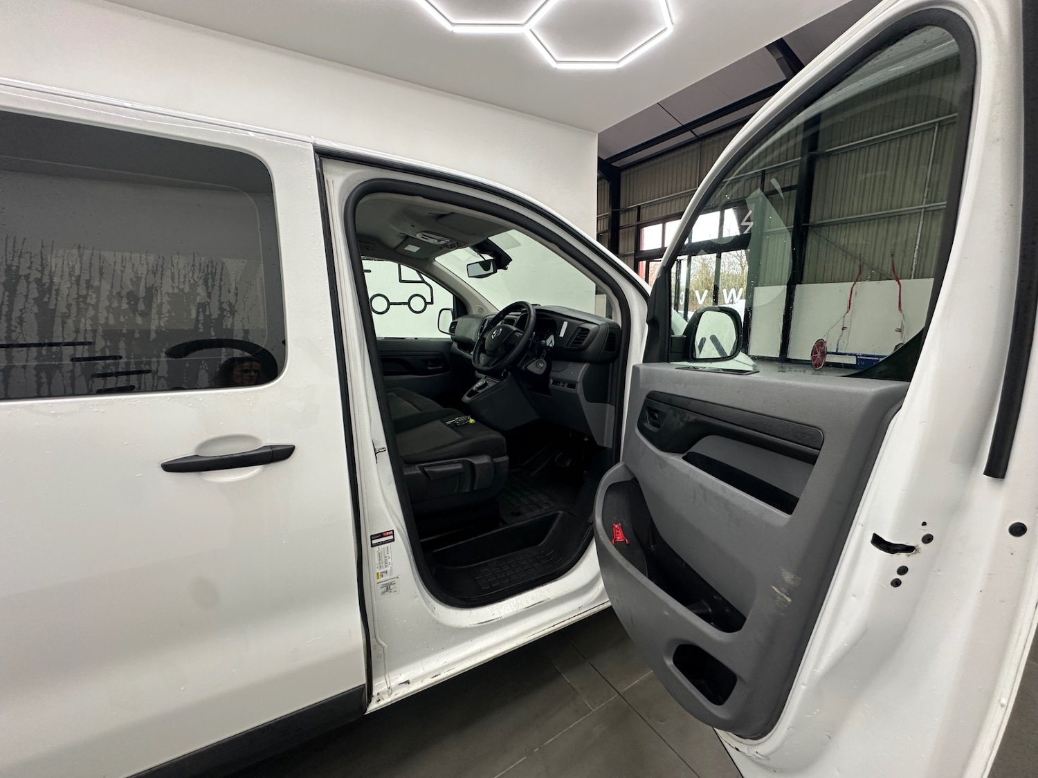 Used Vauxhall Vivaro 2022 for sale - 77618369: Photo 9