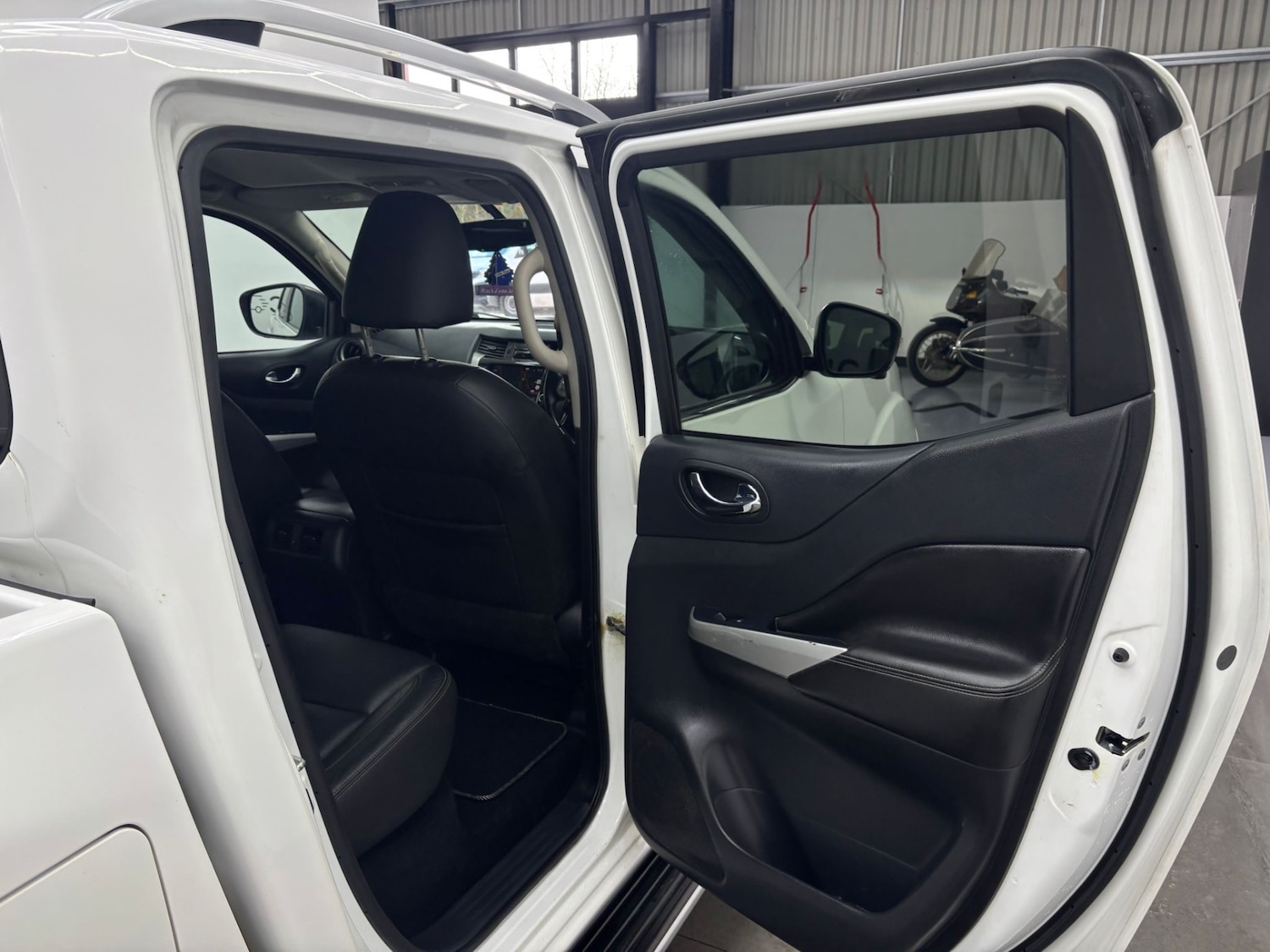 Used Nissan Navara 2020 for sale - 77653037: Photo 17