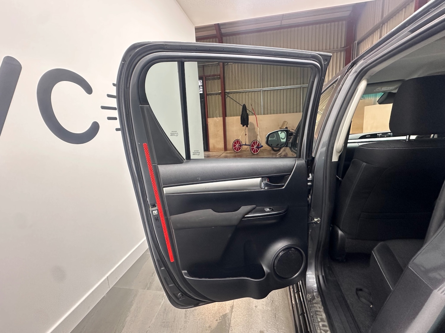 Used Toyota Hilux 2021 for sale - 76981648: Photo 11