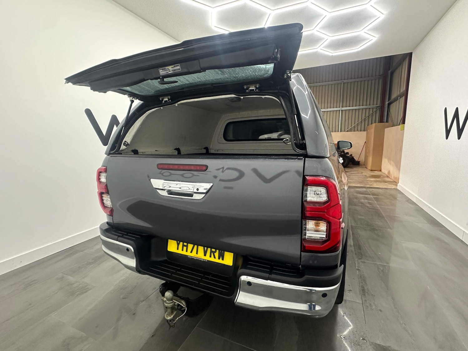 Used Toyota Hilux 2021 for sale - 76981648: Photo 16