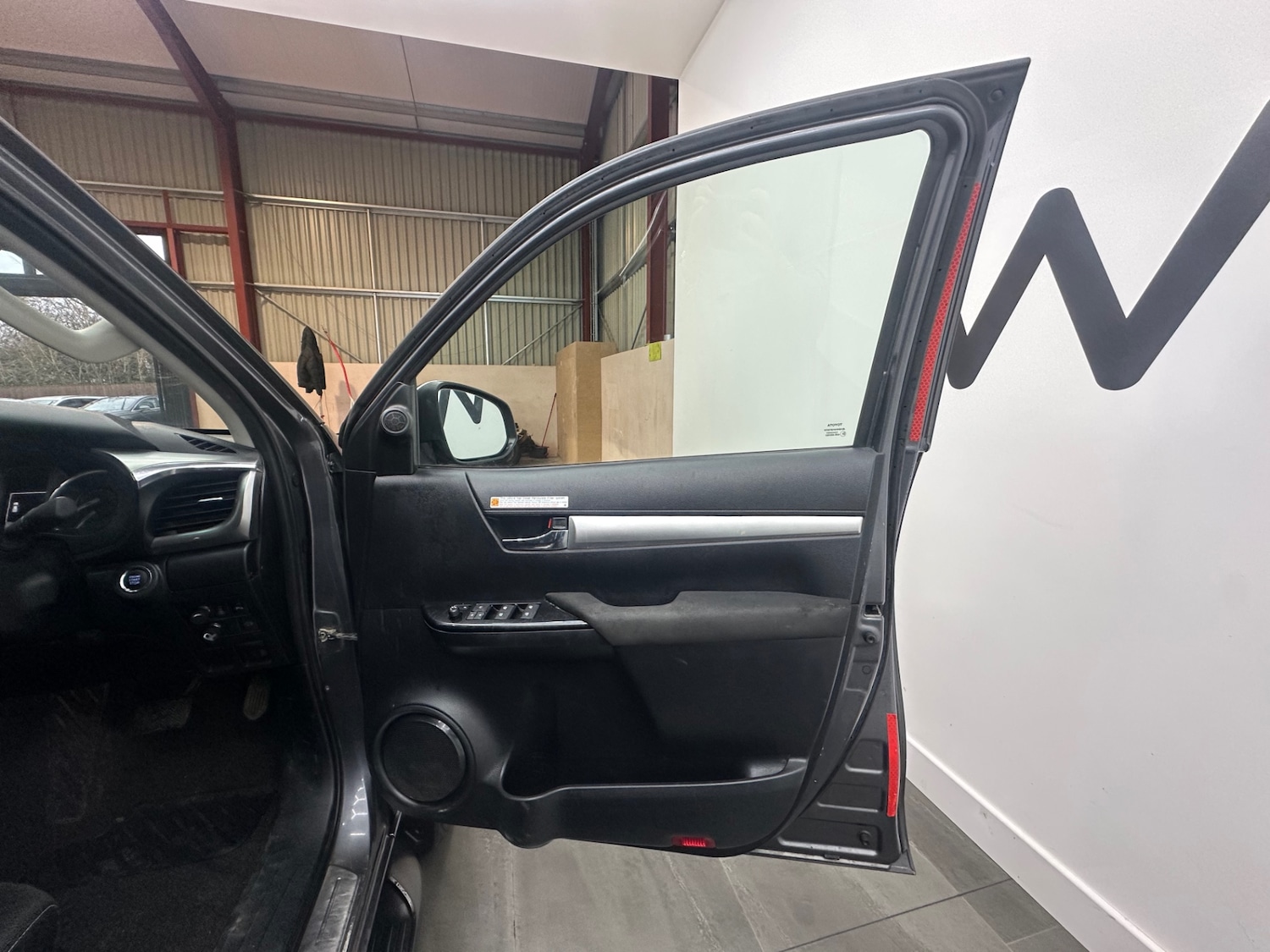 Used Toyota Hilux 2021 for sale - 76981648: Photo 26