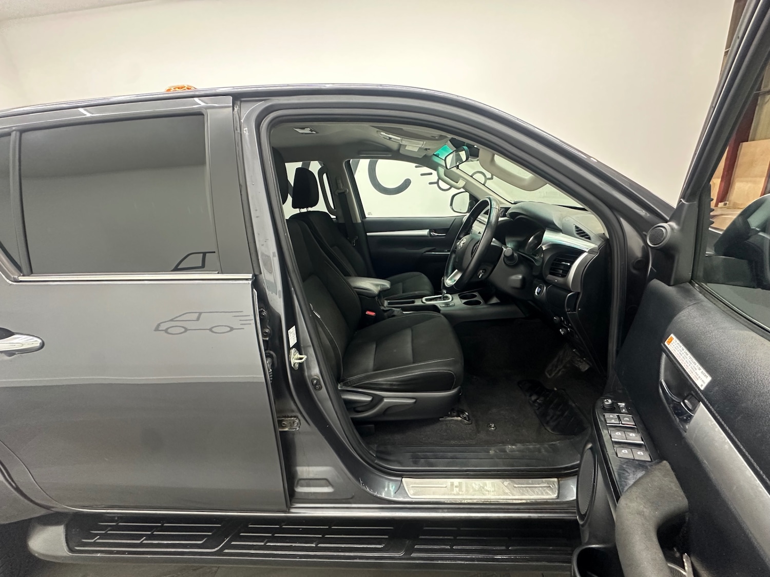 Used Toyota Hilux 2021 for sale - 76981648: Photo 27