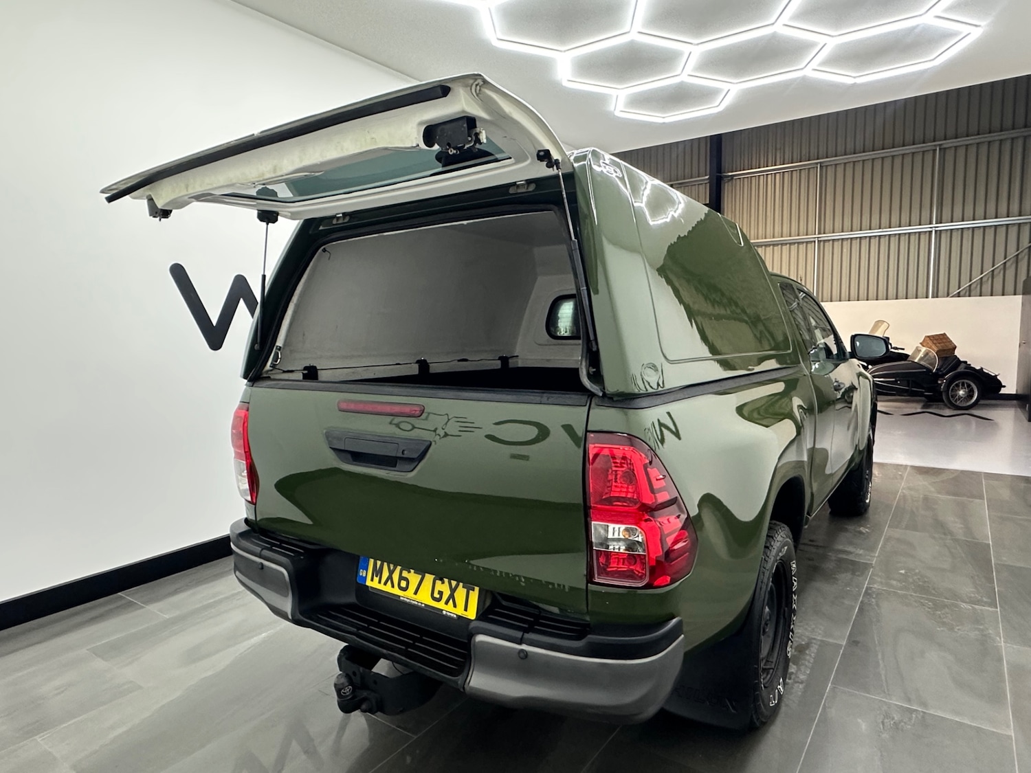 Used Toyota Hilux 2017 for sale - 77577811: Photo 12