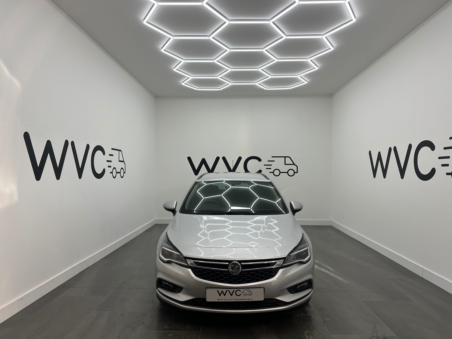 Used Vauxhall Astra 2019 for sale - 77114129: Photo 2