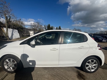 Peugeot 208 feature image