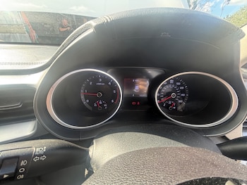 Used Kia Carens 2016 for sale - 78801177: Photo