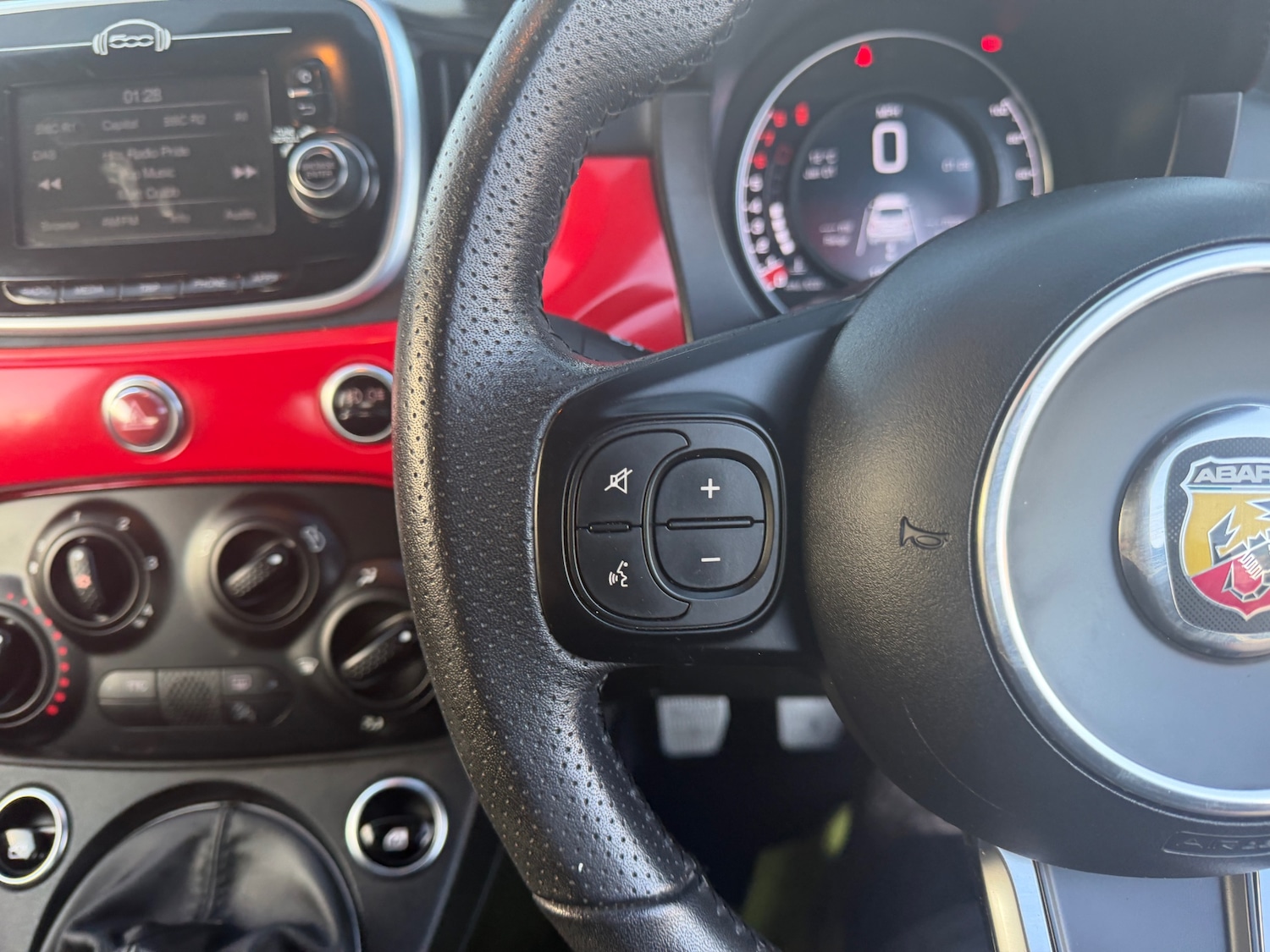 Used Abarth 595 2019 for sale - 77323940: Photo 6