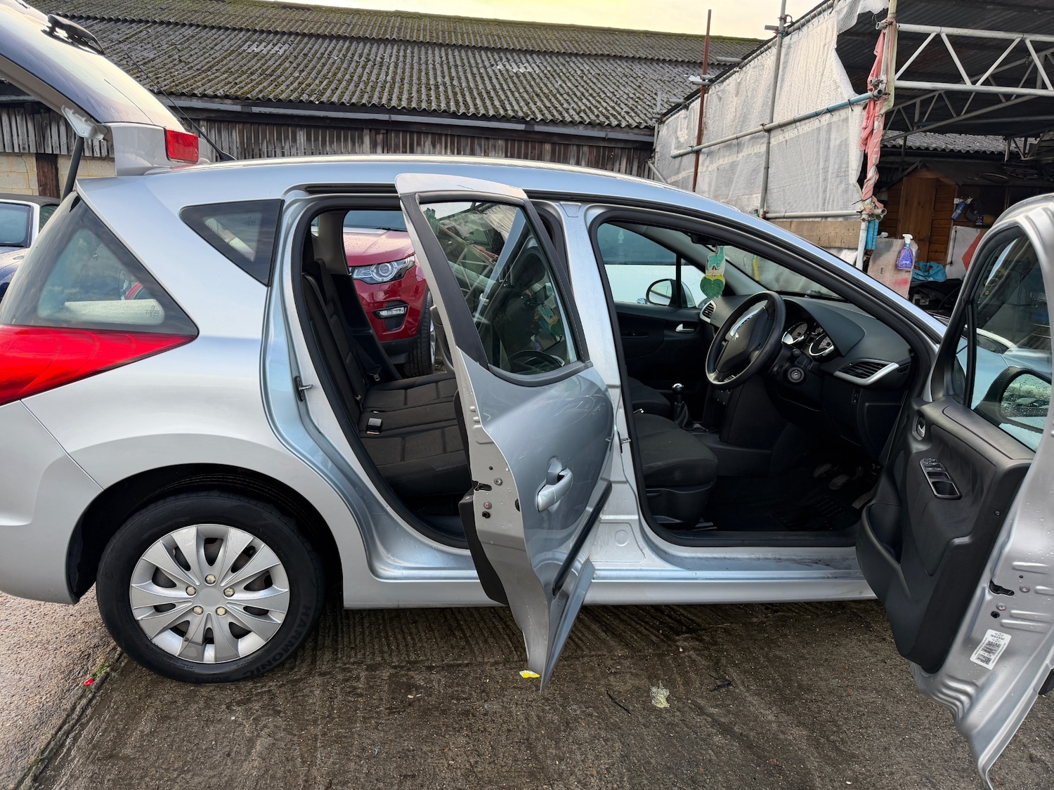 Used Peugeot 207 2011 for sale - 76831256: Photo 15