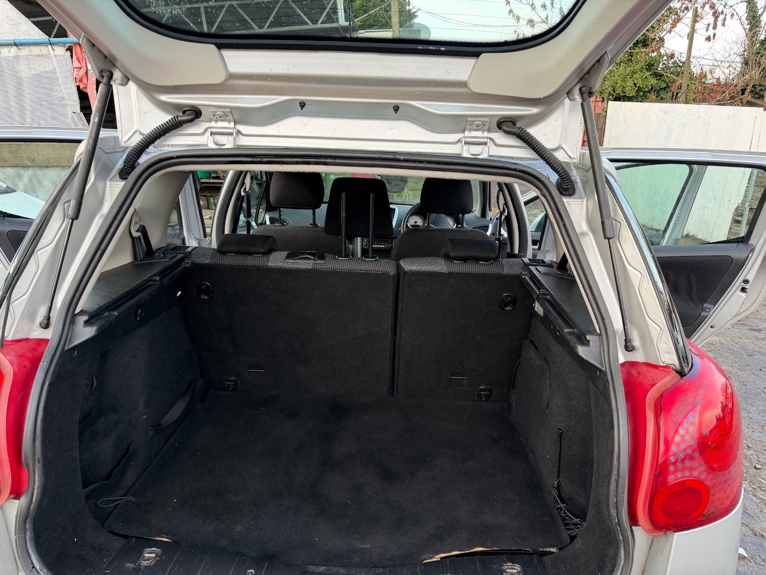 Used Peugeot 207 2011 for sale - 76831256: Photo 16