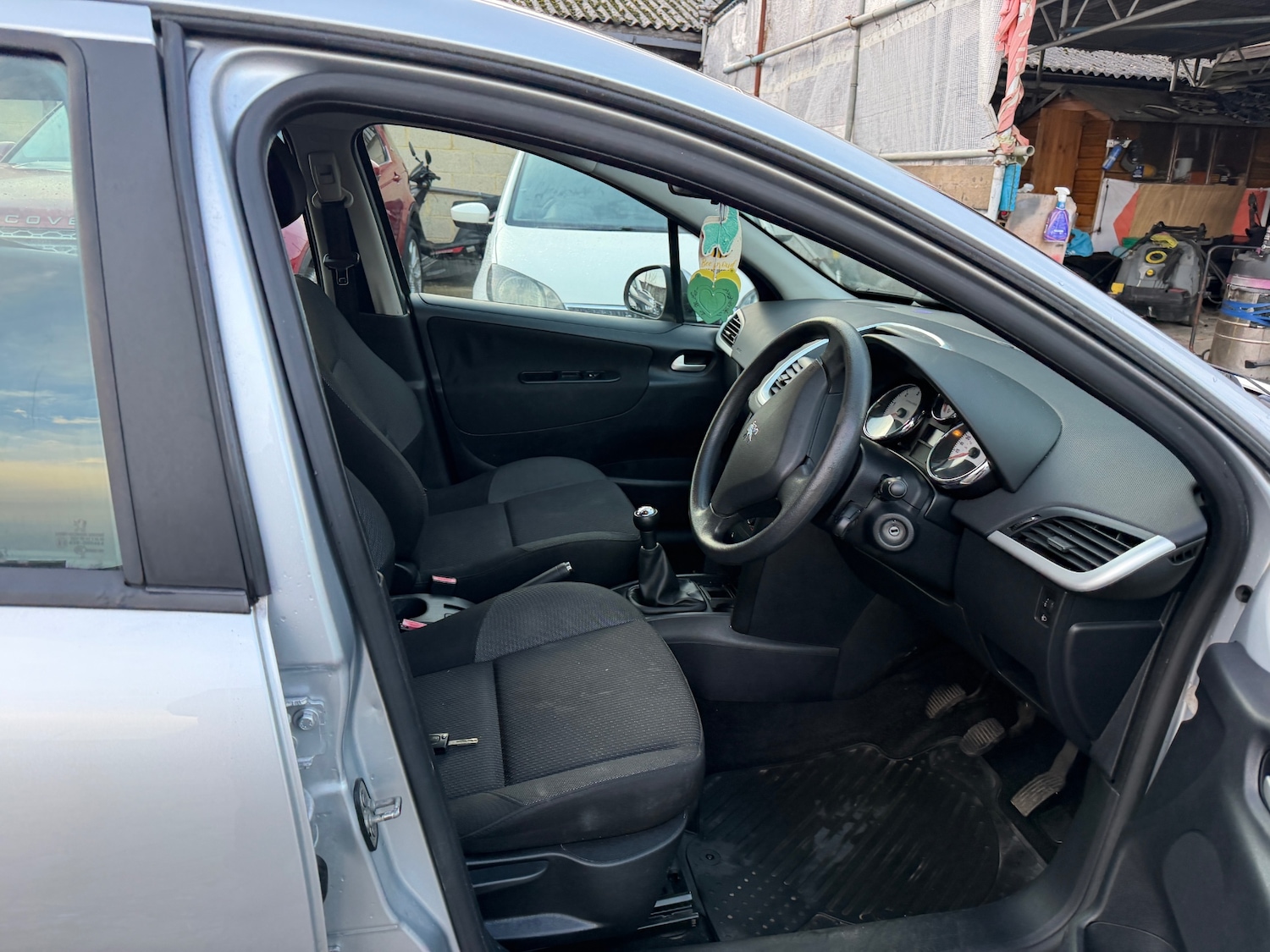 Used Peugeot 207 2011 for sale - 76831256: Photo 6