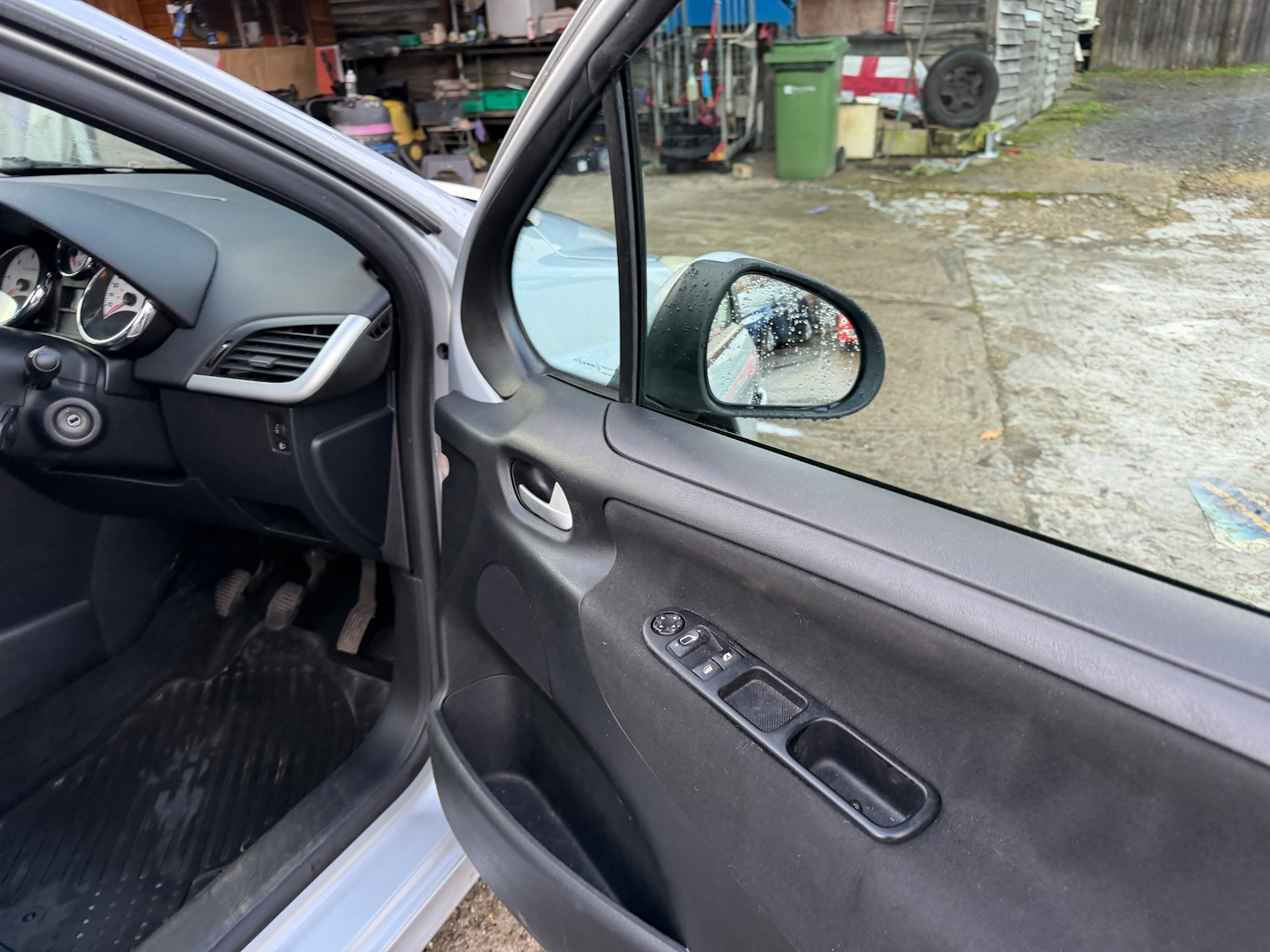 Used Peugeot 207 2011 for sale - 76831256: Photo 7