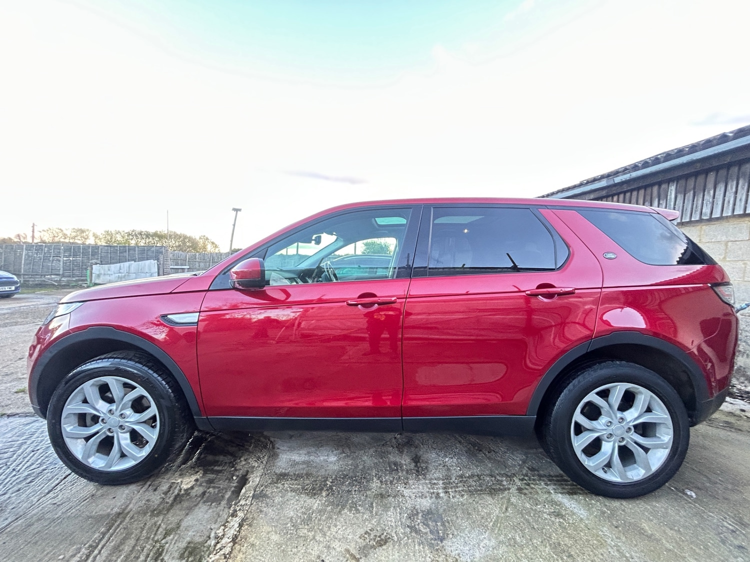 Used Land Rover Discovery Sport 2019 for sale - 76374409: Photo 2