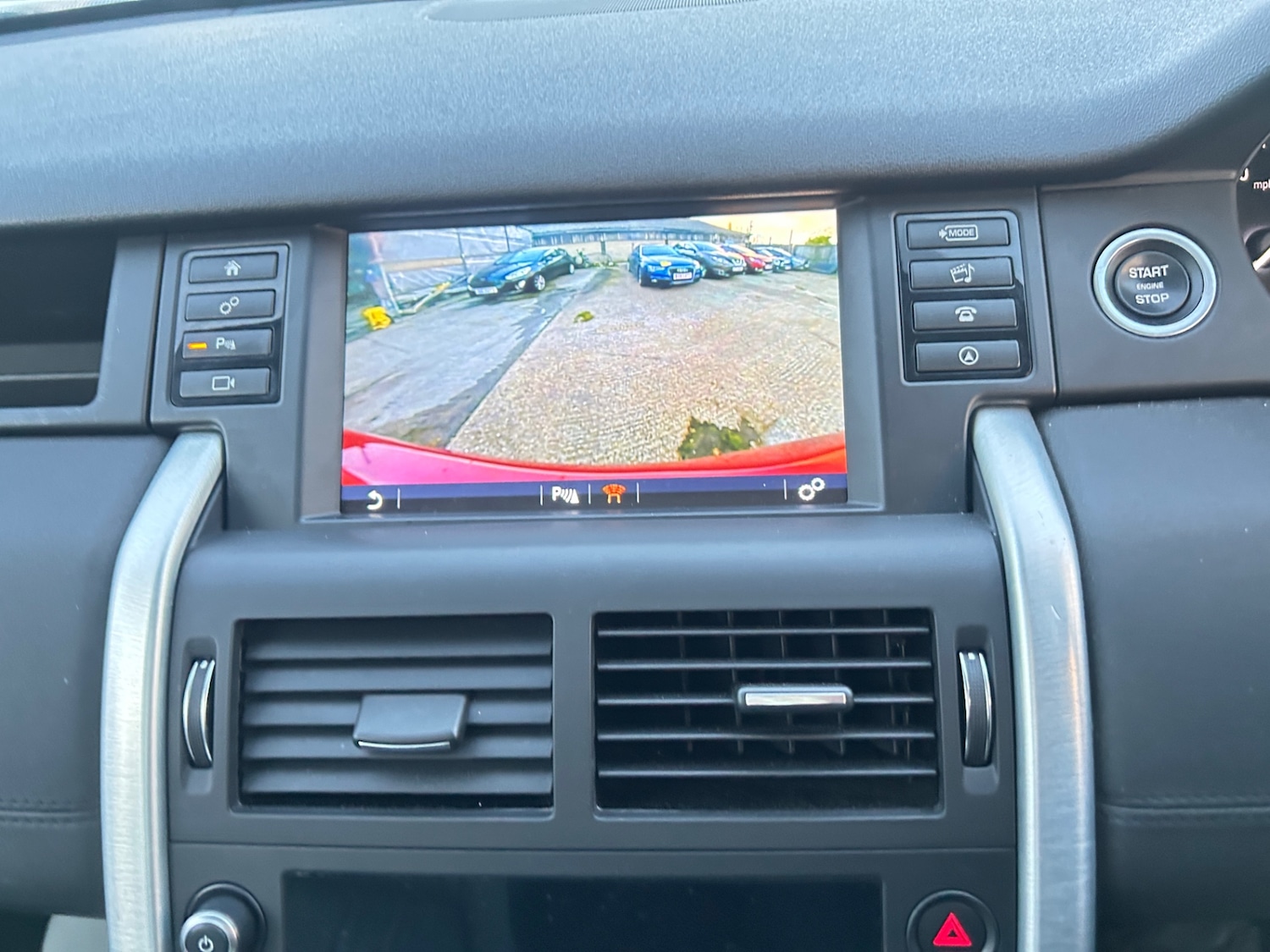 Used Land Rover Discovery Sport 2019 for sale - 76374409: Photo 25