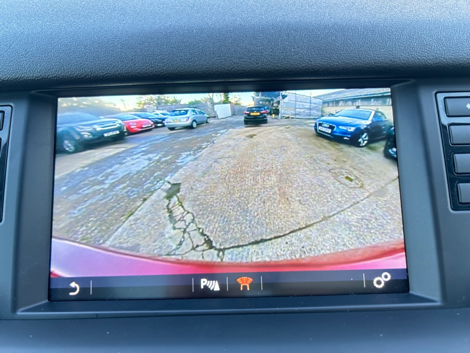 Used Land Rover Discovery Sport 2019 for sale - 76374409: Photo 7