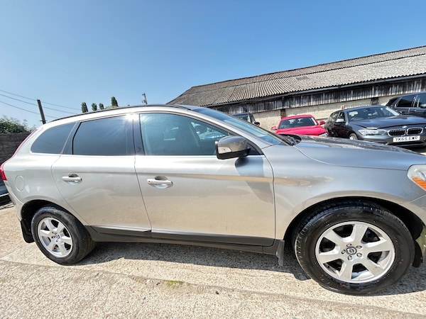 Used Volvo XC60 2012 for sale - 75220270: Photo 2