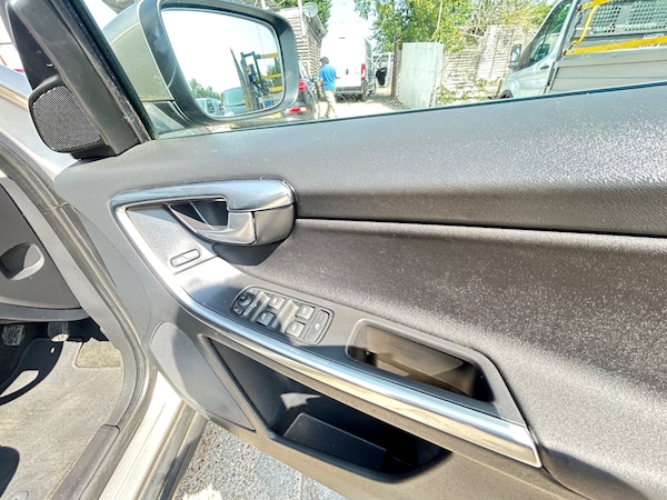 Used Volvo XC60 2012 for sale - 75220270: Photo 6