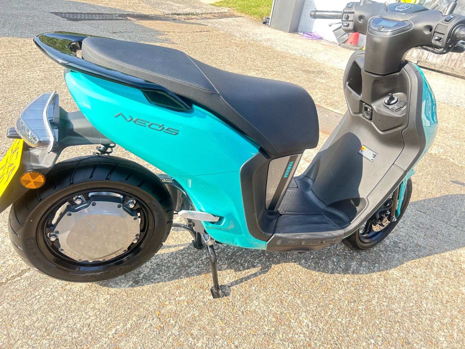 Yamaha NEOS
