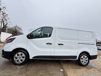 Renault Trafic feature image