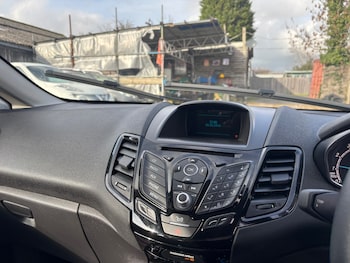 Used Ford Fiesta 2015 for sale - 77453464: Photo