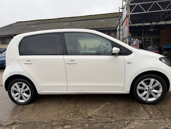 2014 (64) - 1.0 MPI SE 5dr