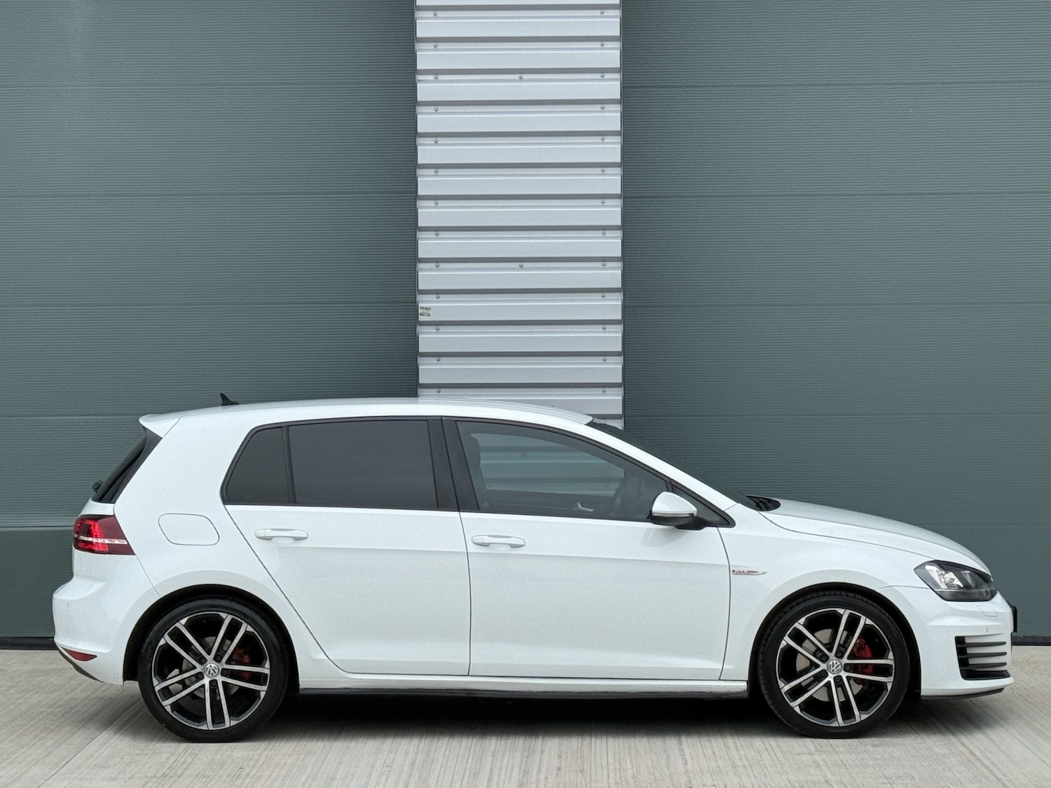 Used Volkswagen Golf 2014 for sale - 77838402: Photo 3