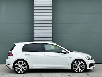 Used Volkswagen Golf 2017 for sale - 76146801: Photo 3