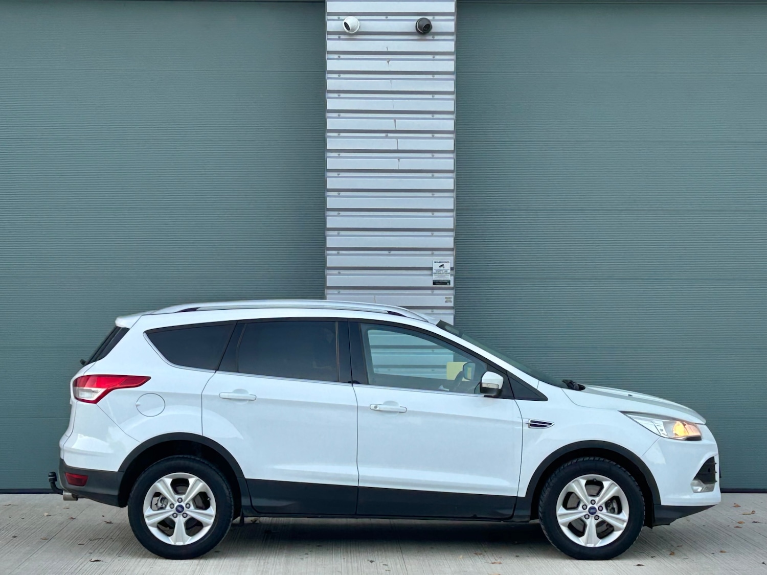Used Ford Kuga 2015 for sale - 76445060: Photo 3
