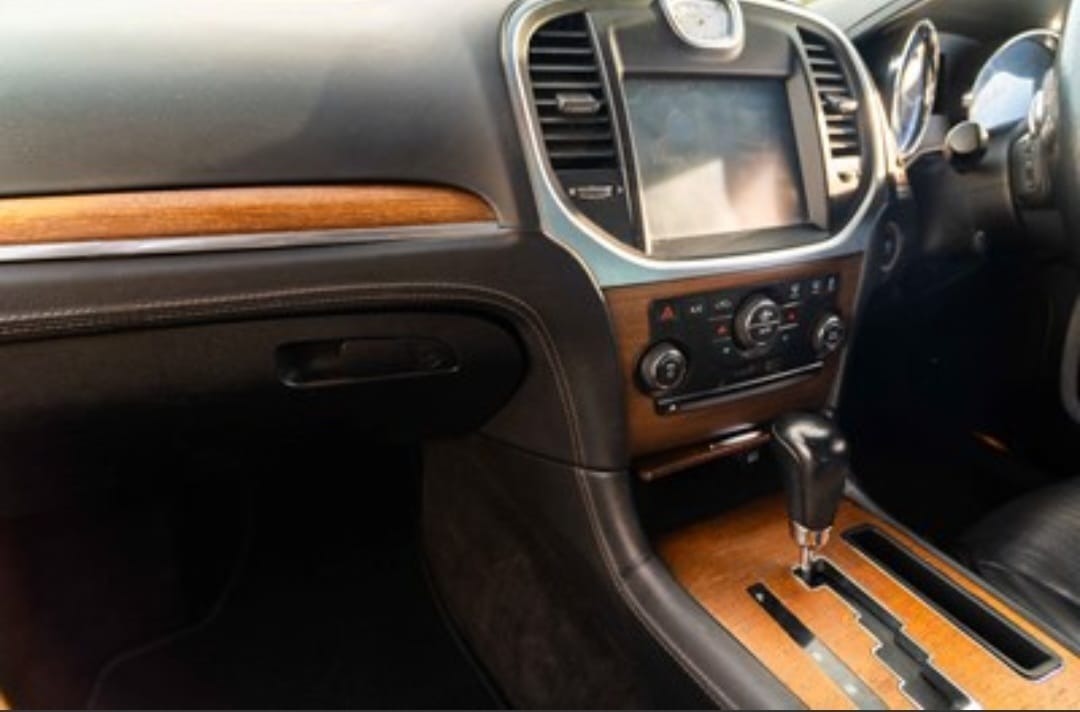 Used Chrysler 300C 2013 for sale - 76707359: Photo 13