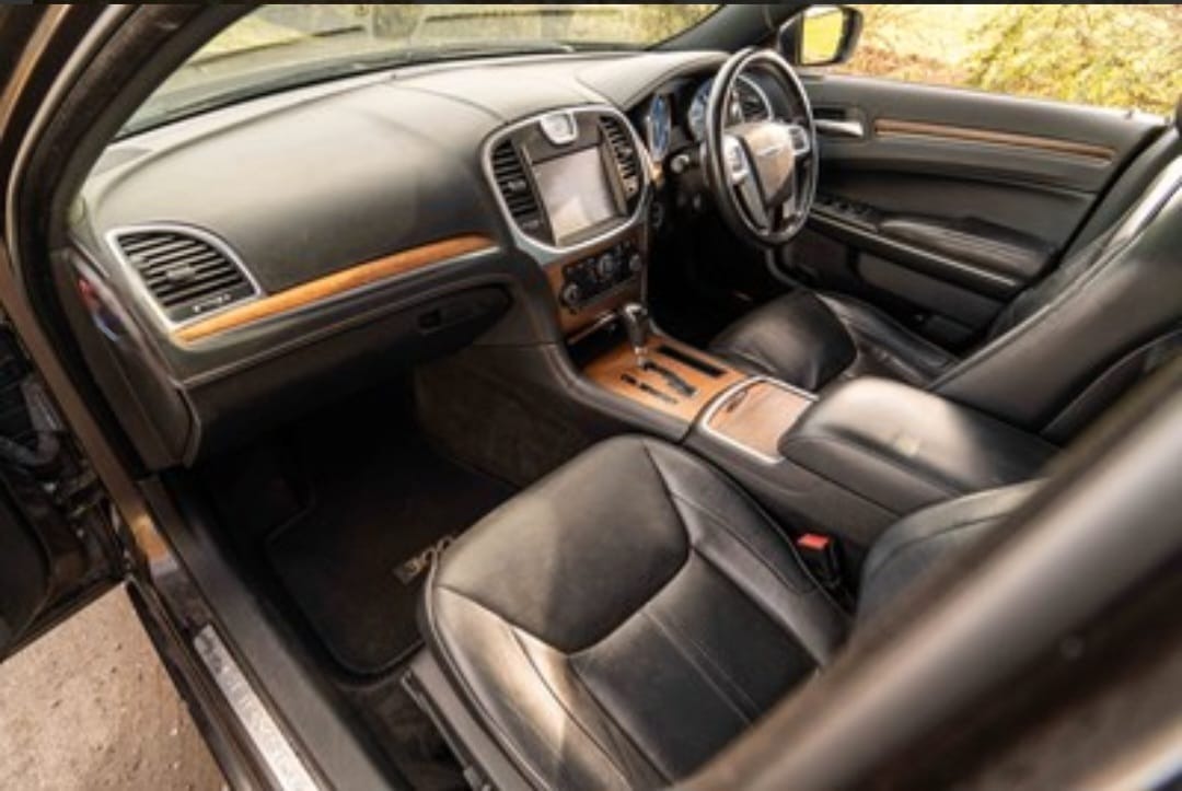 Used Chrysler 300C 2013 for sale - 76707359: Photo 14