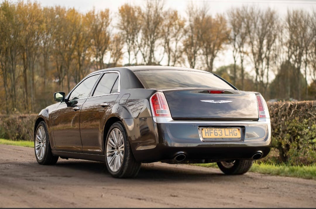 Used Chrysler 300C 2013 for sale - 76707359: Photo 3