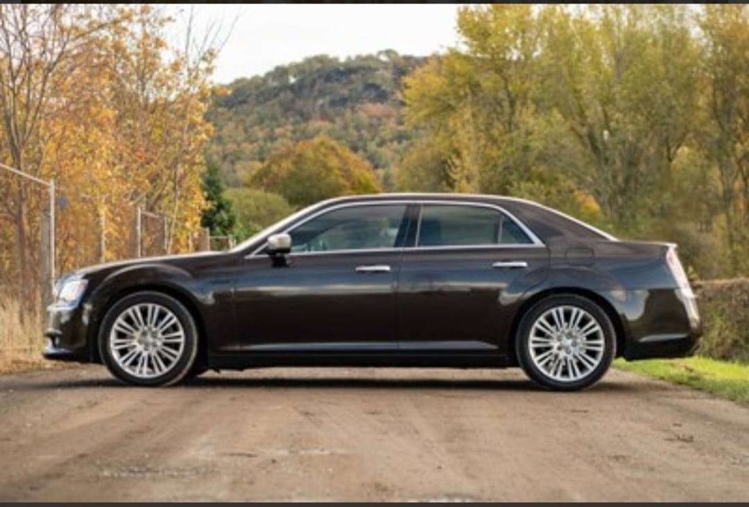 Used Chrysler 300C 2013 for sale - 76707359: Photo 4