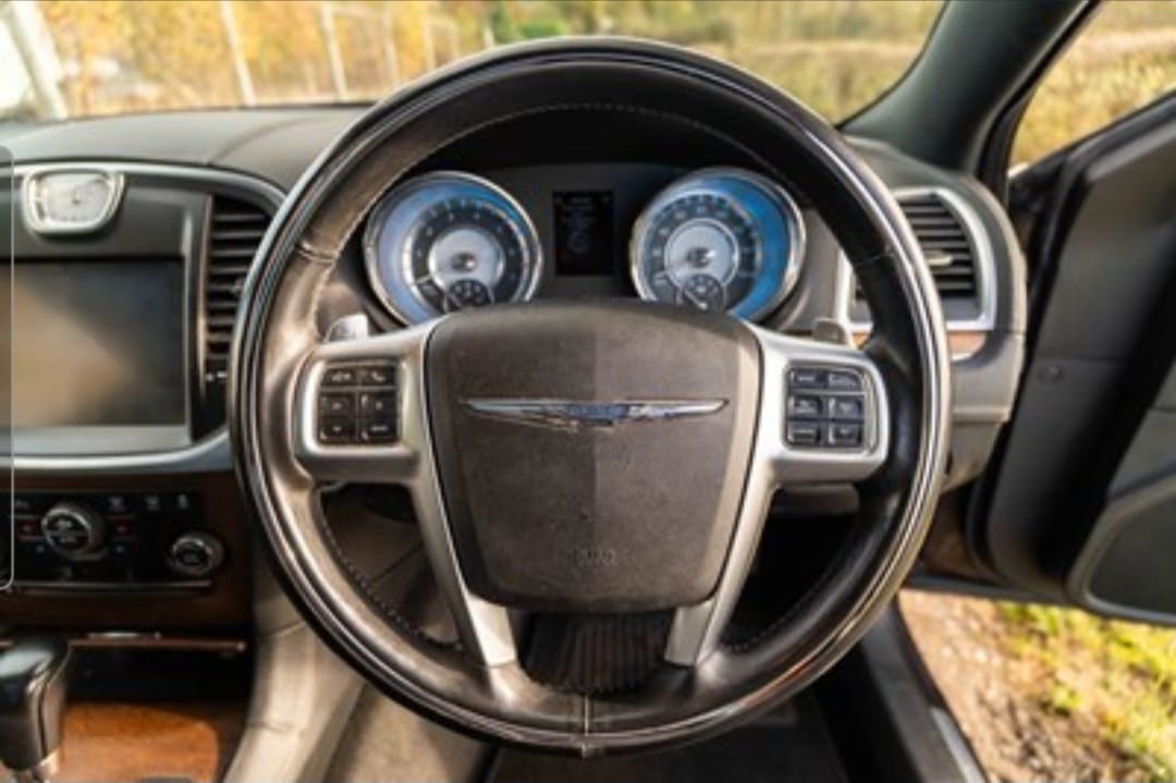 Used Chrysler 300C 2013 for sale - 76707359: Photo 7