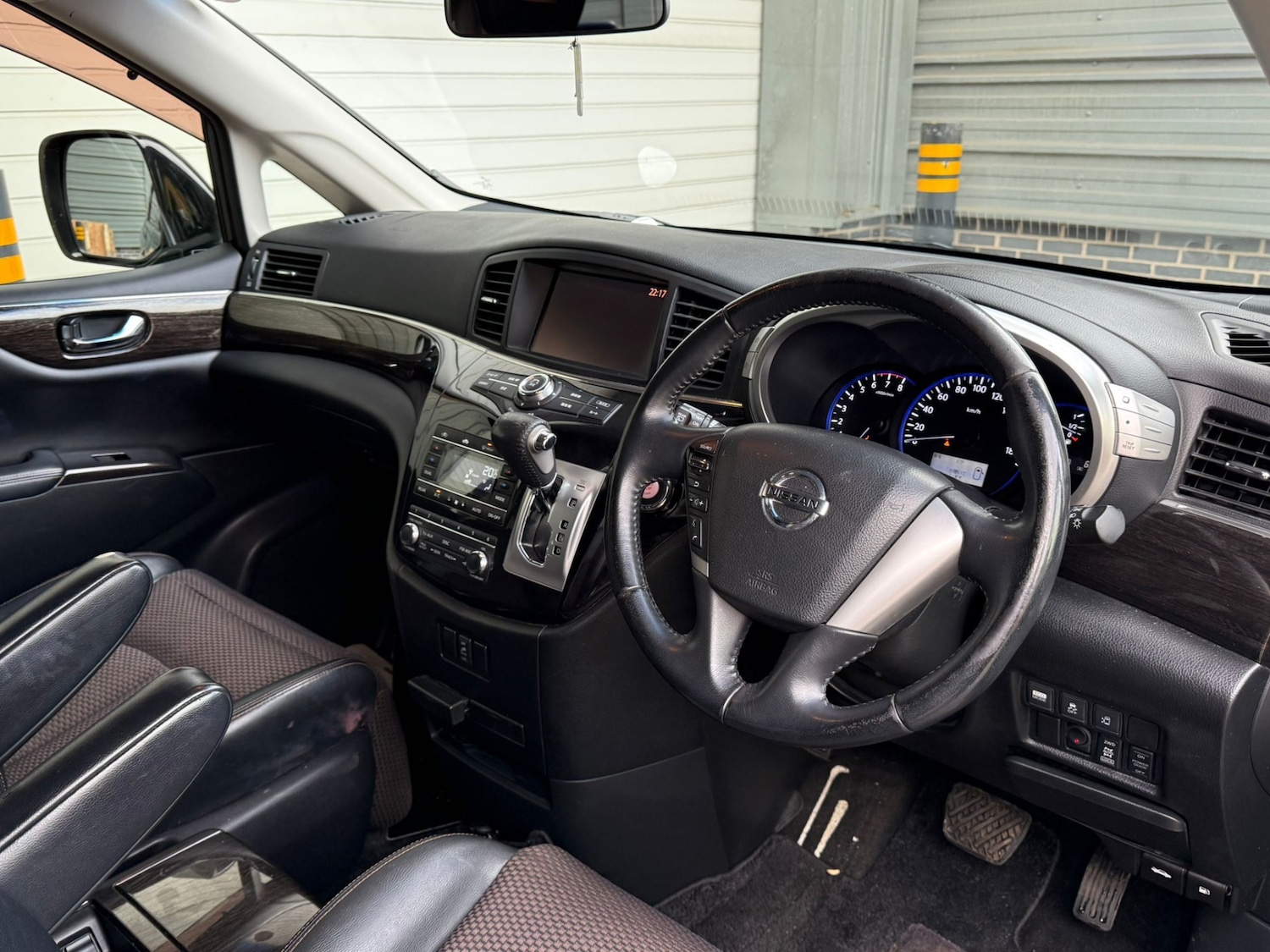 Used Nissan Elgrand 2023 for sale - 77490129: Photo 11