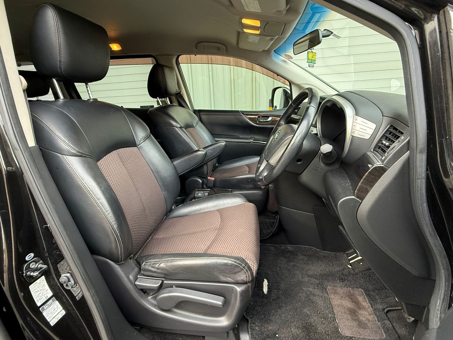 Used Nissan Elgrand 2023 for sale - 77490129: Photo 12