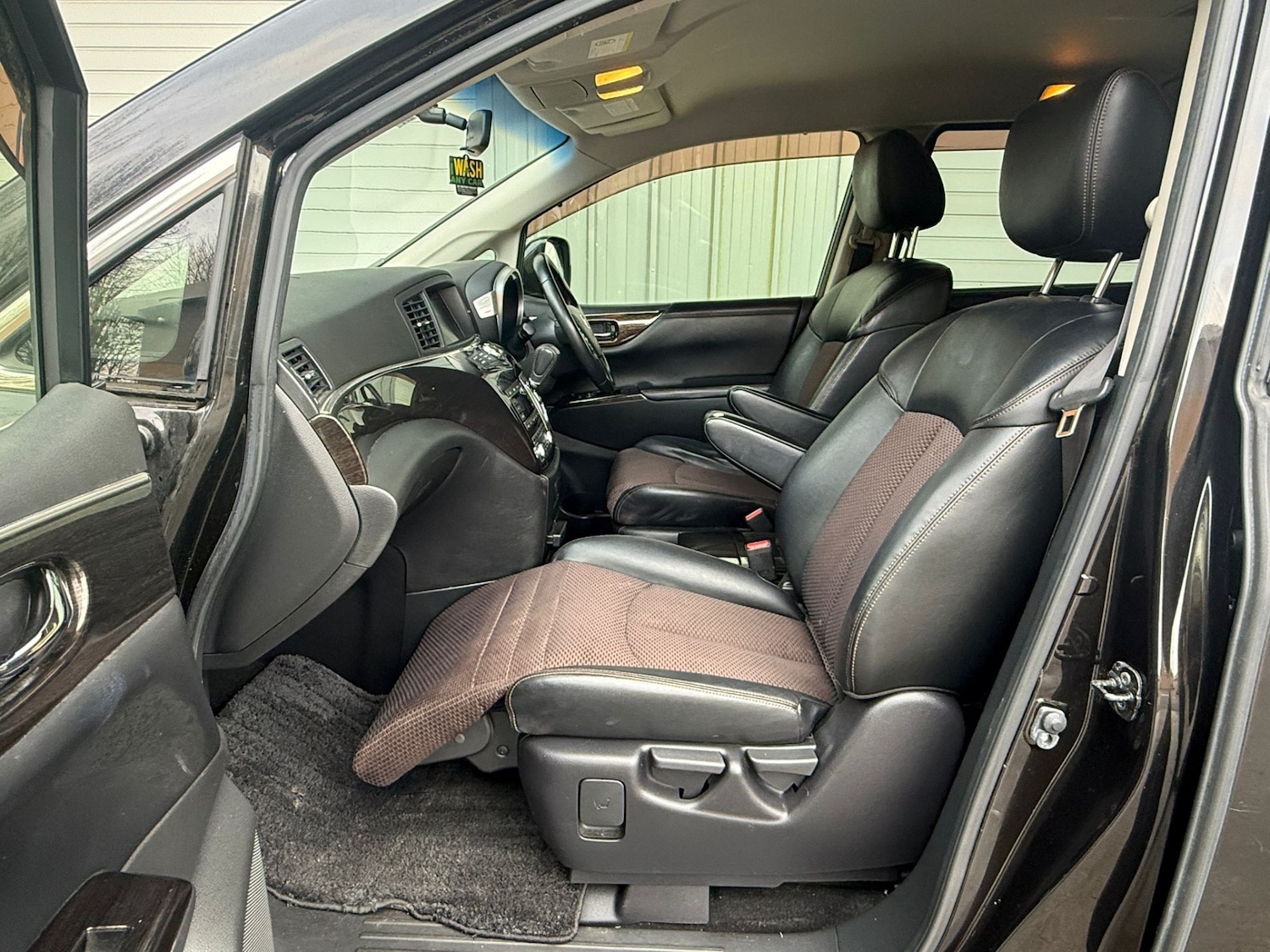 Used Nissan Elgrand 2023 for sale - 77490129: Photo 13