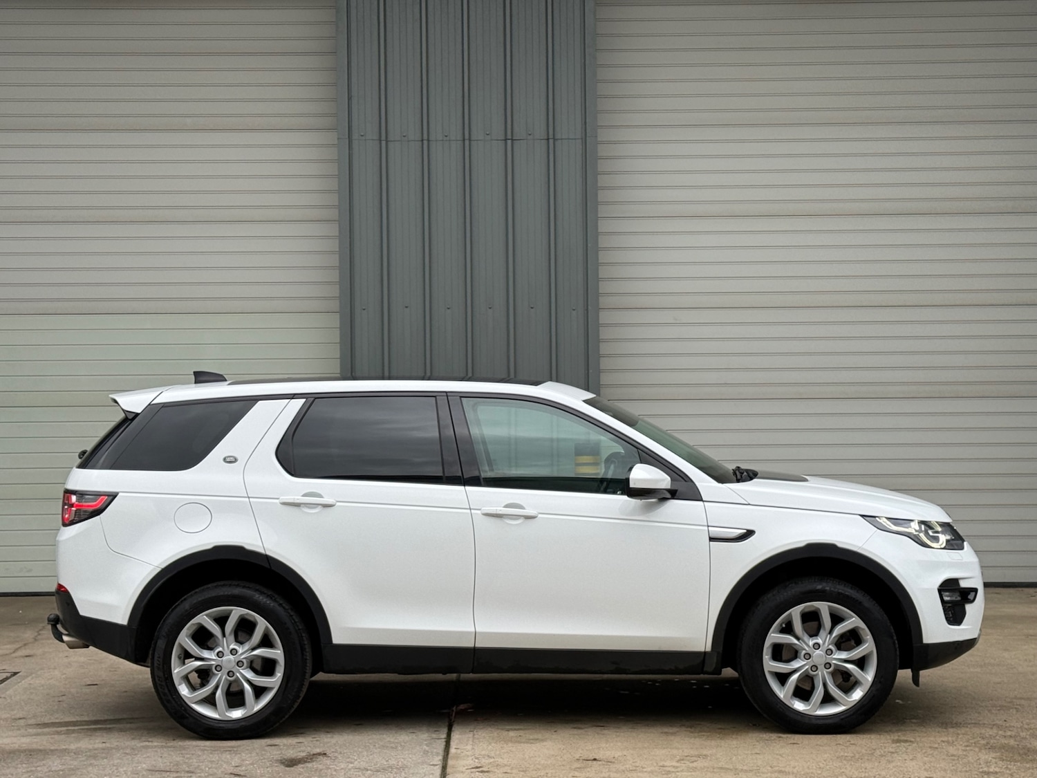 Used Land Rover Discovery Sport 2019 for sale - 77452794: Photo 3