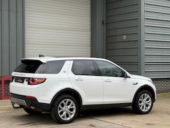 Used Land Rover Discovery Sport 2019 for sale - 77452794: Photo