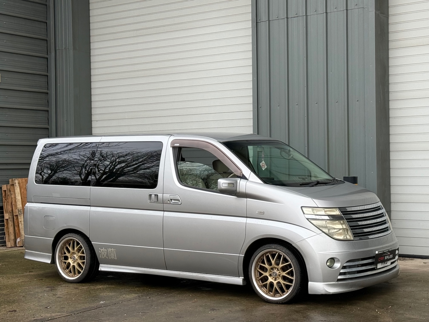 Used Nissan Elgrand 2003 for sale - 77490255: Photo 2