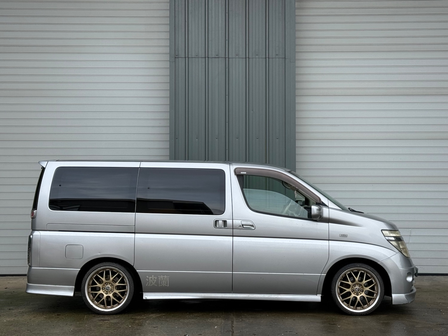 Used Nissan Elgrand 2003 for sale - 77490255: Photo 3