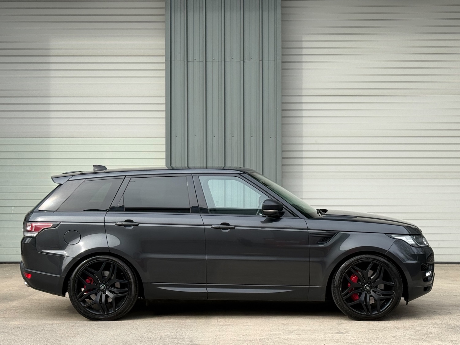 Used Land Rover Range Rover Sport 2017 for sale - 77981654: Photo 2