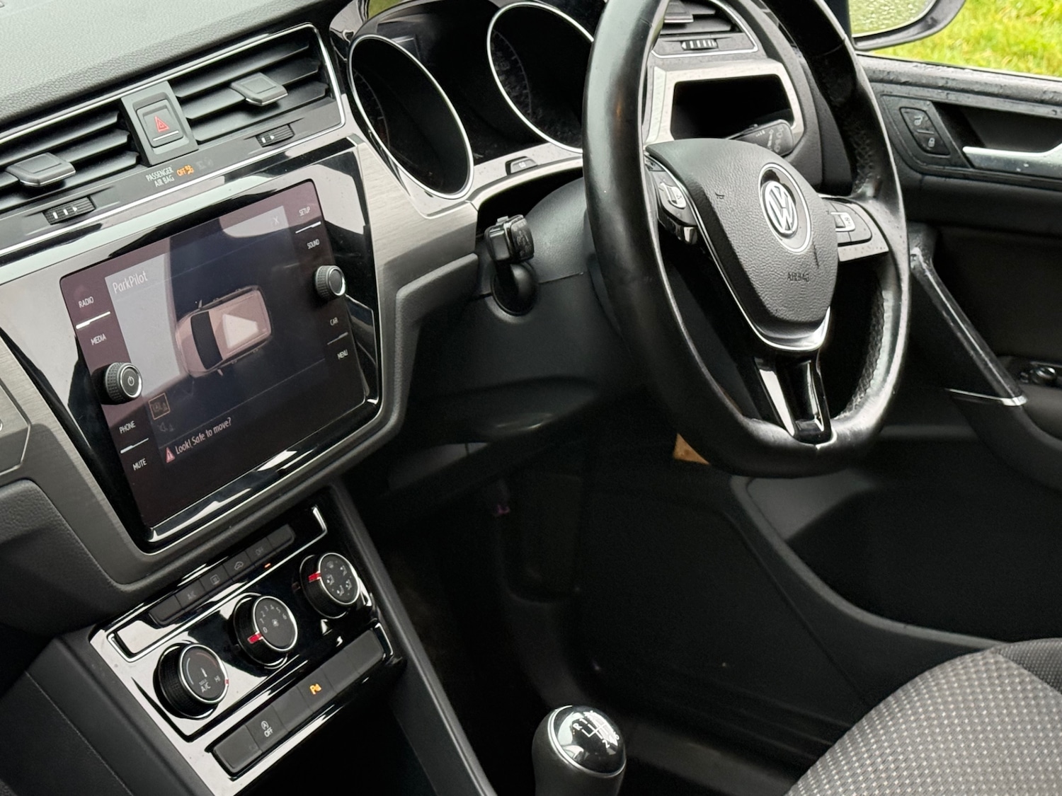 Used Volkswagen Touran 2017 for sale - 77450077: Photo 12