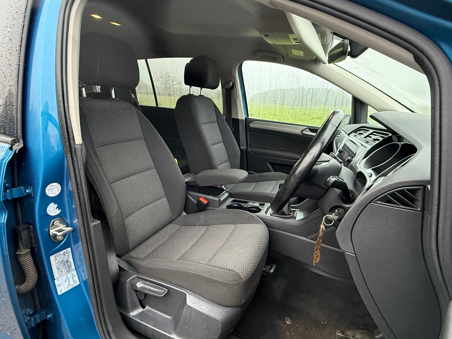 Used Volkswagen Touran 2017 for sale - 77450077: Photo 5