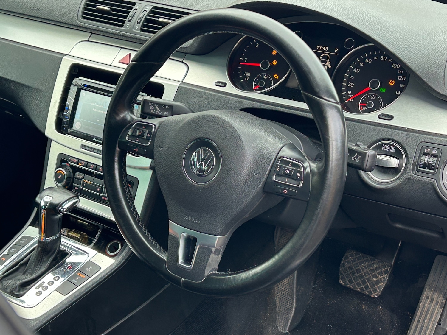 Used Volkswagen Passat 2010 for sale - 76861888: Photo 3