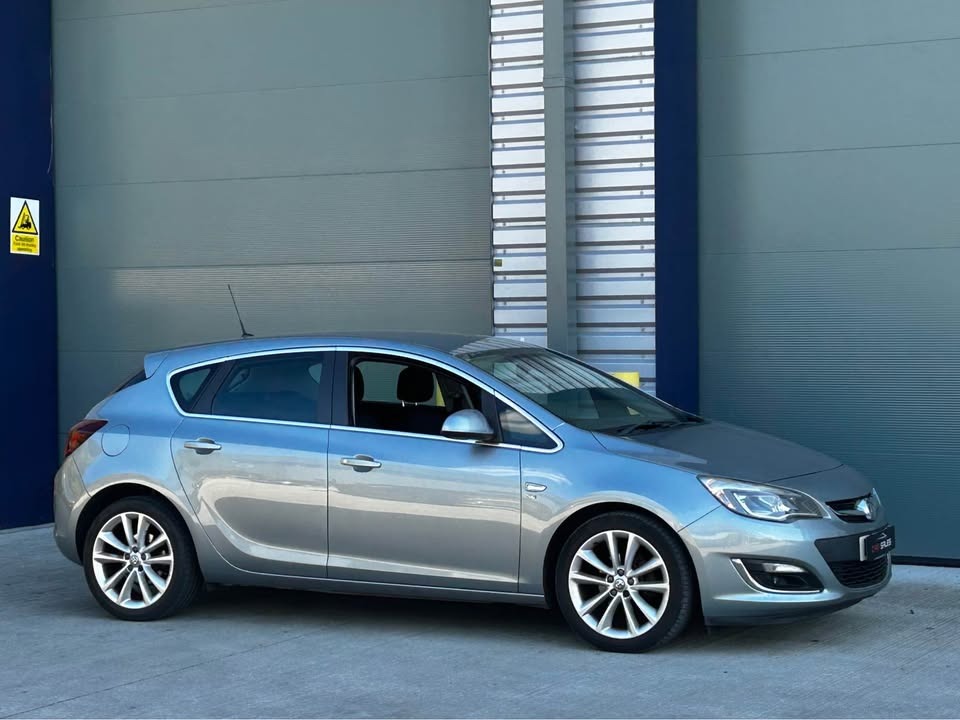 Used Vauxhall Astra 2013 for sale - 76078877: Photo 3