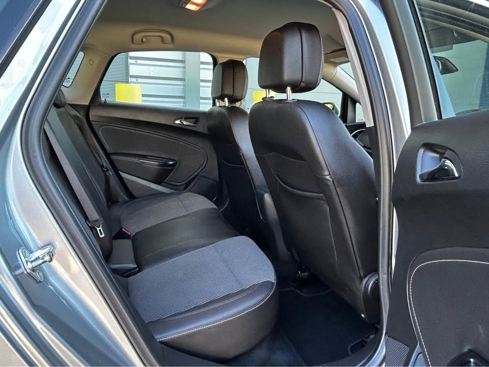 Used Vauxhall Astra 2013 for sale - 76078877: Photo 8