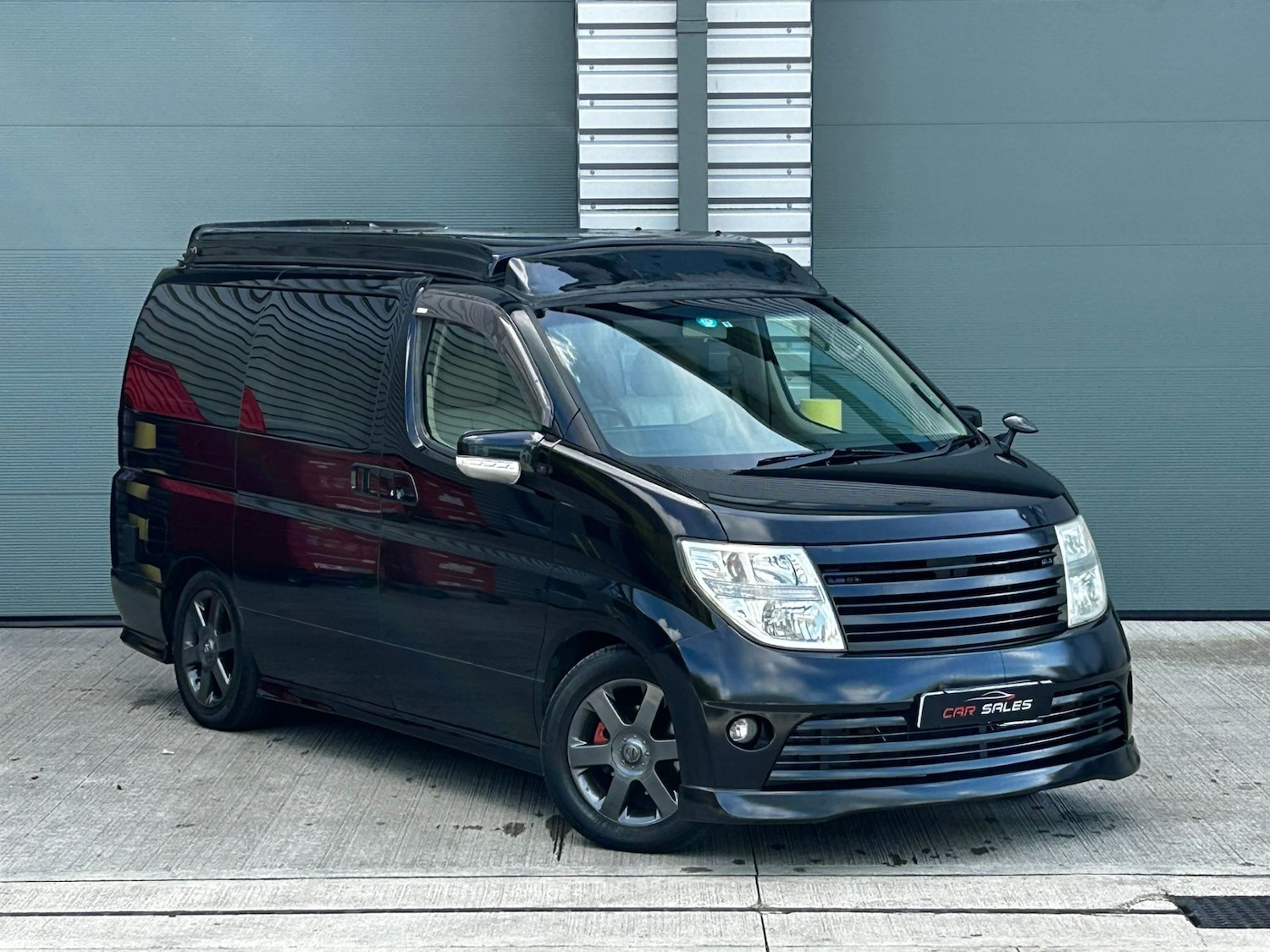 Used Nissan Elgrand 2018 for sale - 76120465: Photo 1