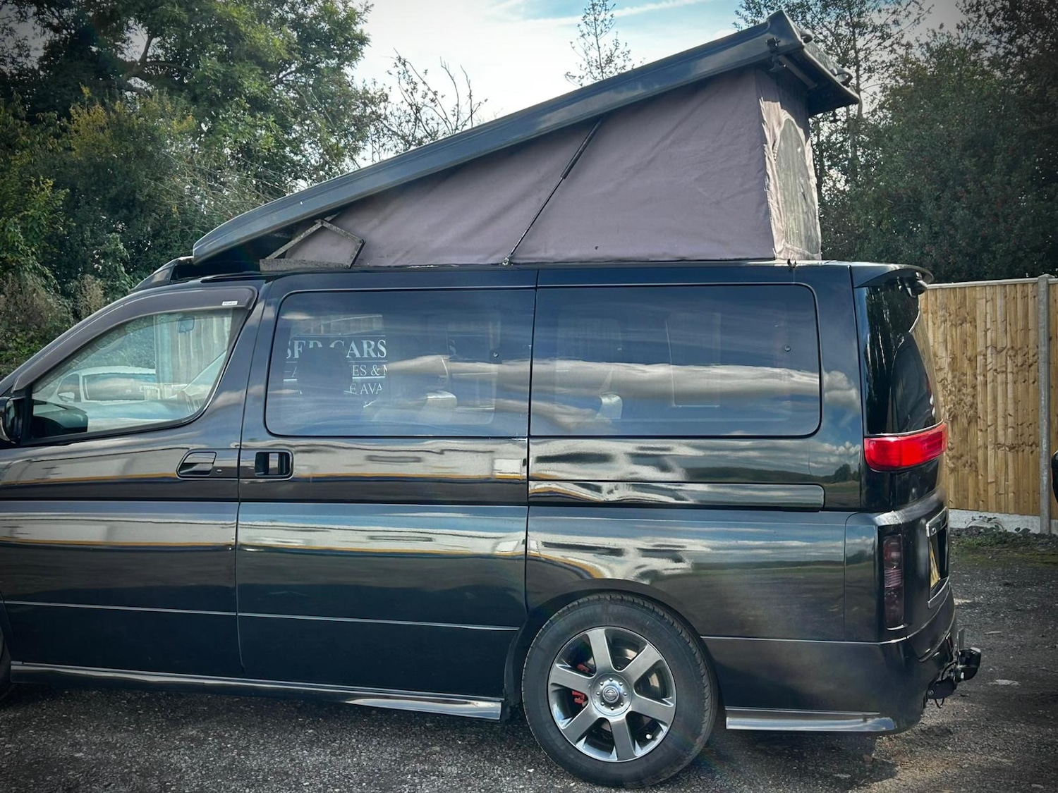Used Nissan Elgrand 2018 for sale - 76120465: Photo 11