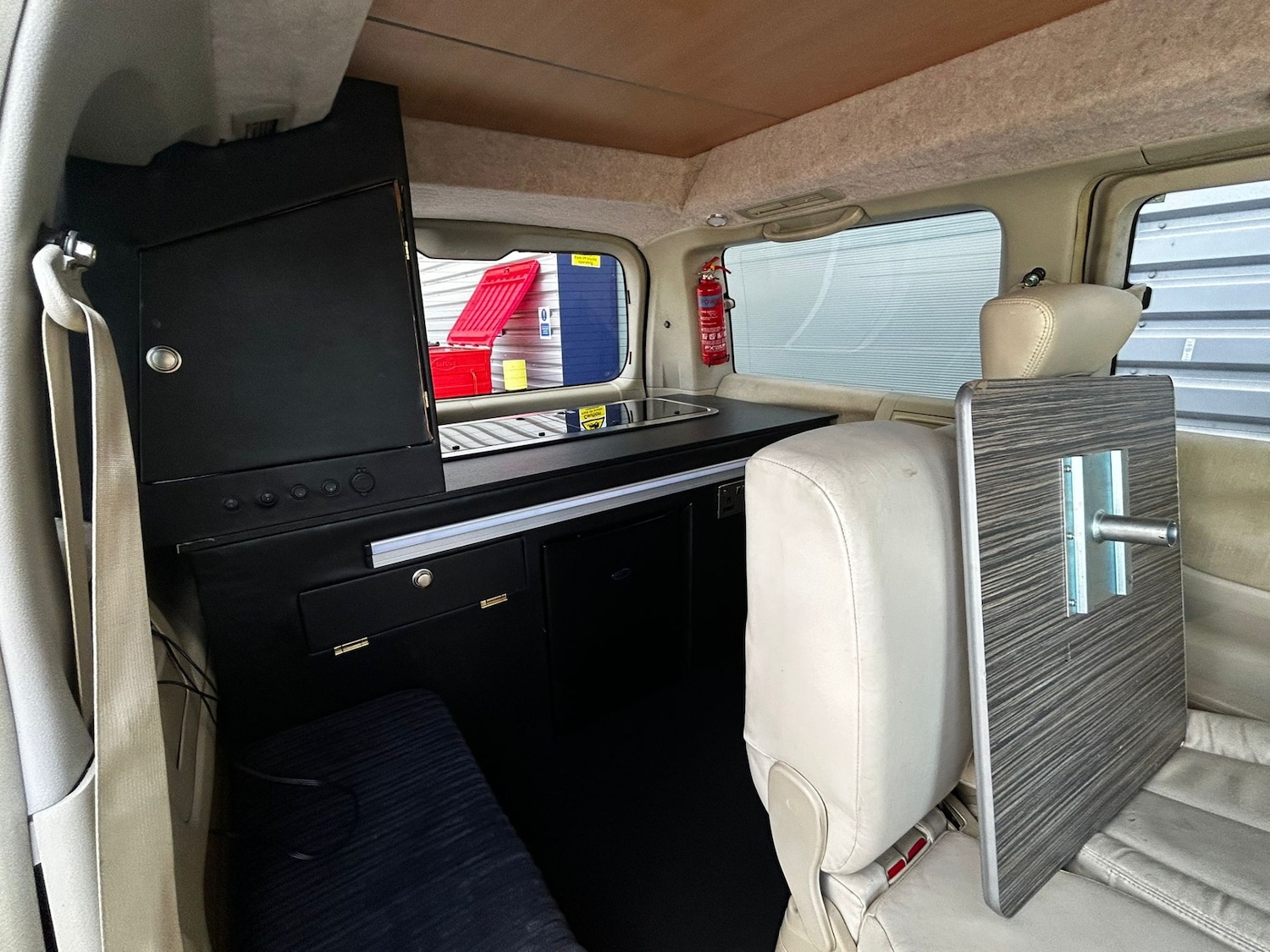 Used Nissan Elgrand 2018 for sale - 76120465: Photo 16