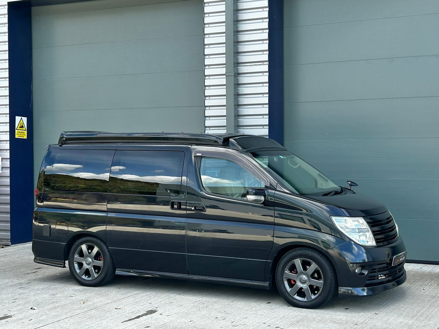Used Nissan Elgrand 2018 for sale - 76120465: Photo 3