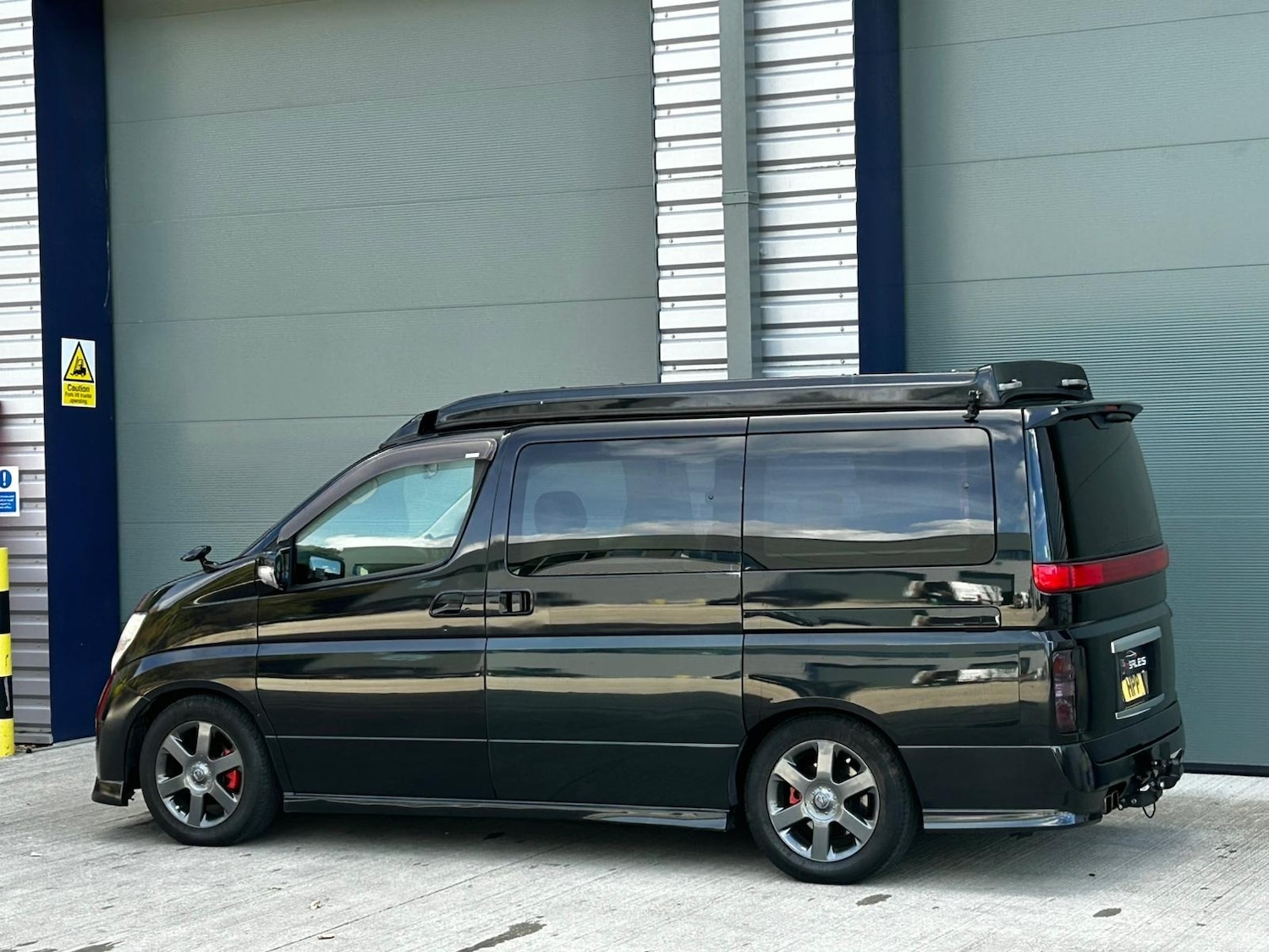 Used Nissan Elgrand 2018 for sale - 76120465: Photo 6